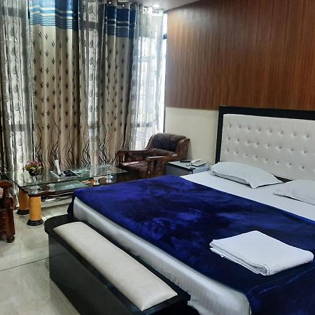 Hotel Platinum Plaza Rohtak Eksteriør bilde
