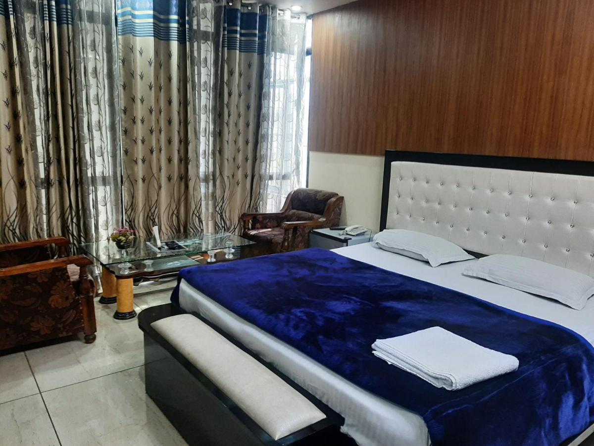 Hotel Platinum Plaza Rohtak Eksteriør bilde