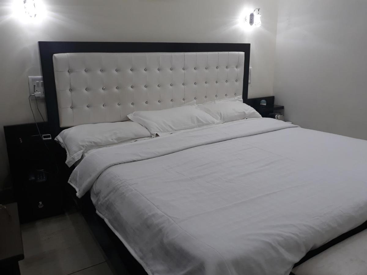 Hotel Platinum Plaza Rohtak Eksteriør bilde